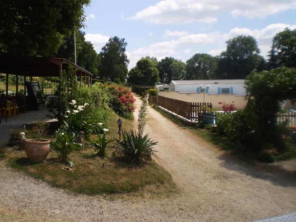 Camping Le Bois Jahan Brunelles Dış mekan fotoğraf